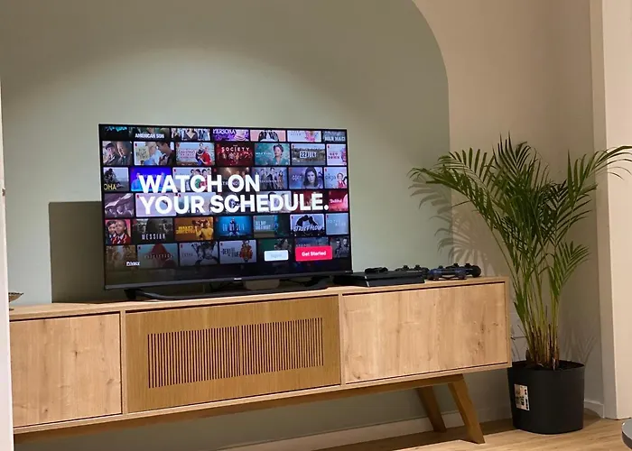 アパート Lucas Downtown ティラナ