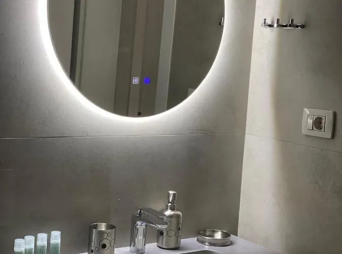 Lucas Downtown ティラナ